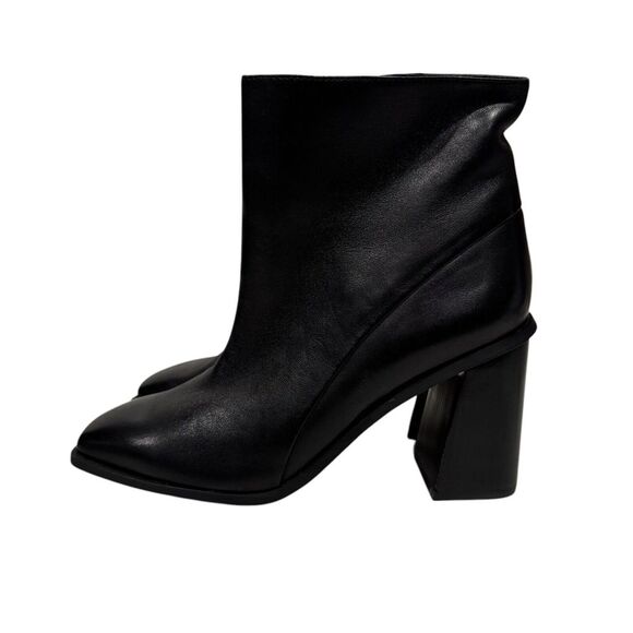 Women's Sarto by Franco Sarto Vallah Heeled Ankle Bootie Black Leather 7.5 - Picture 2 of 10